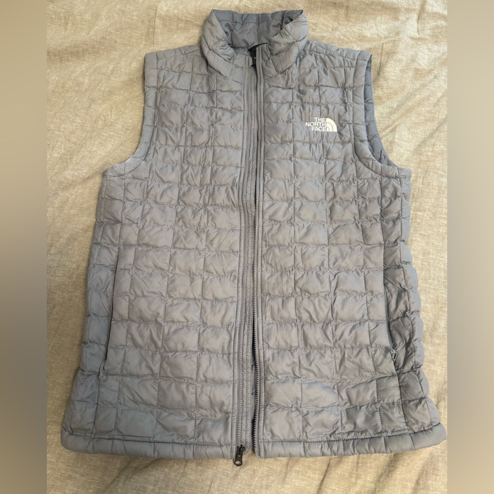 MENS North Face Thermoball Vest Grey Small Good Condition